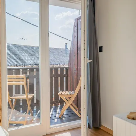 Corner House Near Bled Apartman *