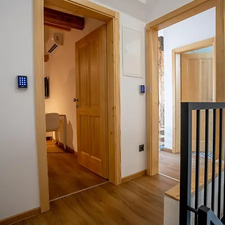 Corner House Near Bled Apartament