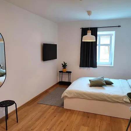 Corner House Near Bled شقة *