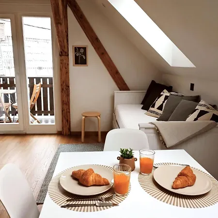 Corner House Near Bled Apartamento