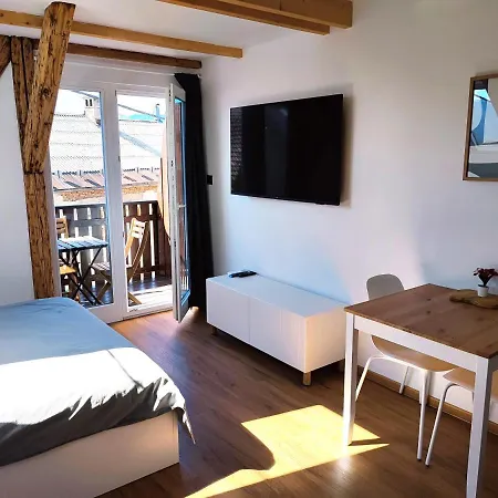 Corner House Near Bled Apartamento *